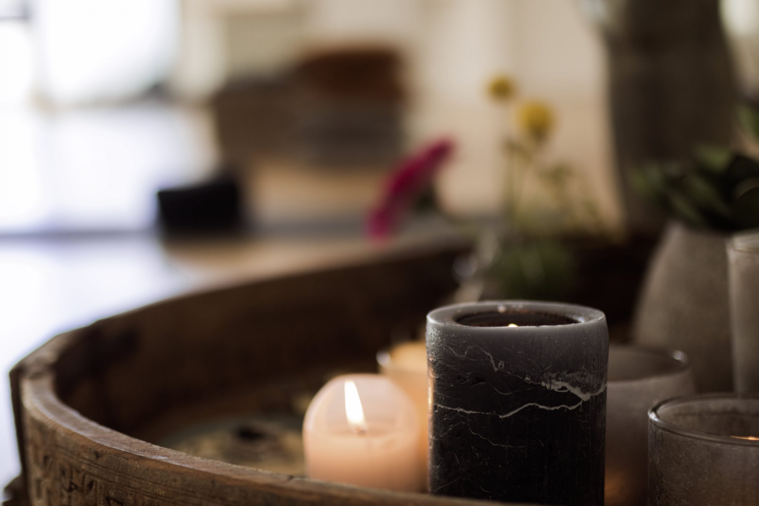 Kerzen im Yoga-Studio in Wiesenbach